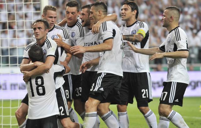 Legia zaradi rasizma pred praznimi tribunami