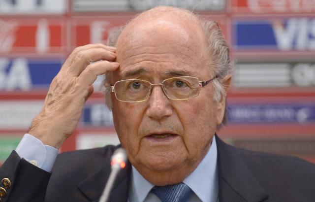 Blatter odpovedal govor, pozivi k odstopu