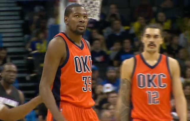 NBA: Oklahoma proti prvakom povedla z 2:1