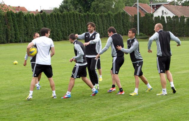 Partizan "nakupuje" pri Realu in Barci