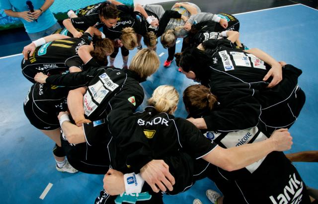 Larvik z Dinamom, Vardar z Budućnostjo