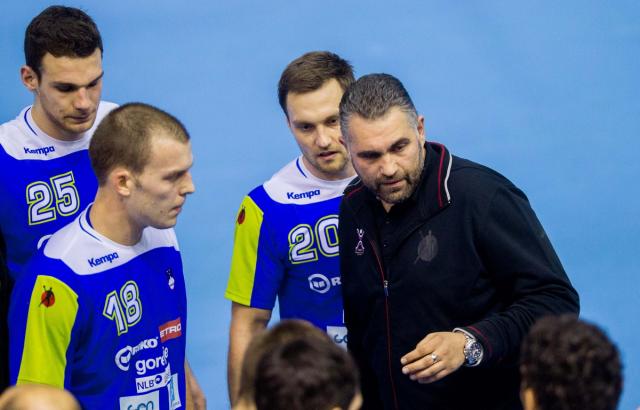 Slovenci po porazu s Španci proti Makedoncem