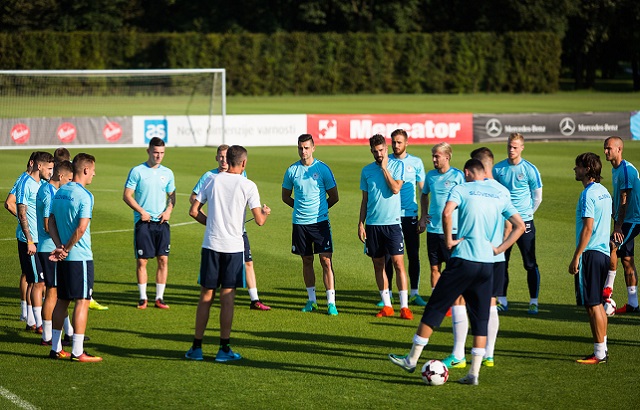 Slovenski nogometaši opravili prvi trening