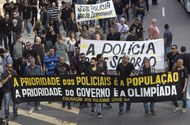 Policisti v Riu svarijo tuje obiskovalce