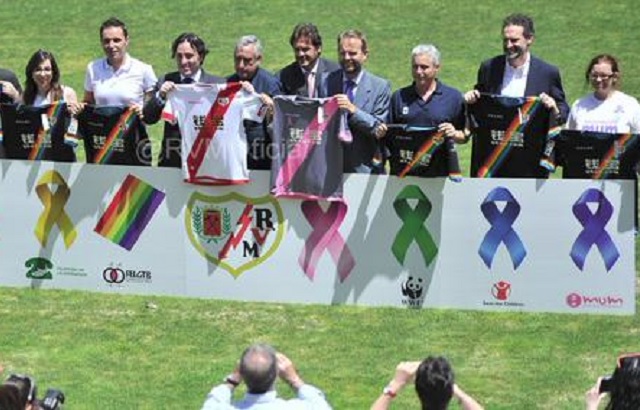 Z dresi proti diskriminaciji homoseksualcev