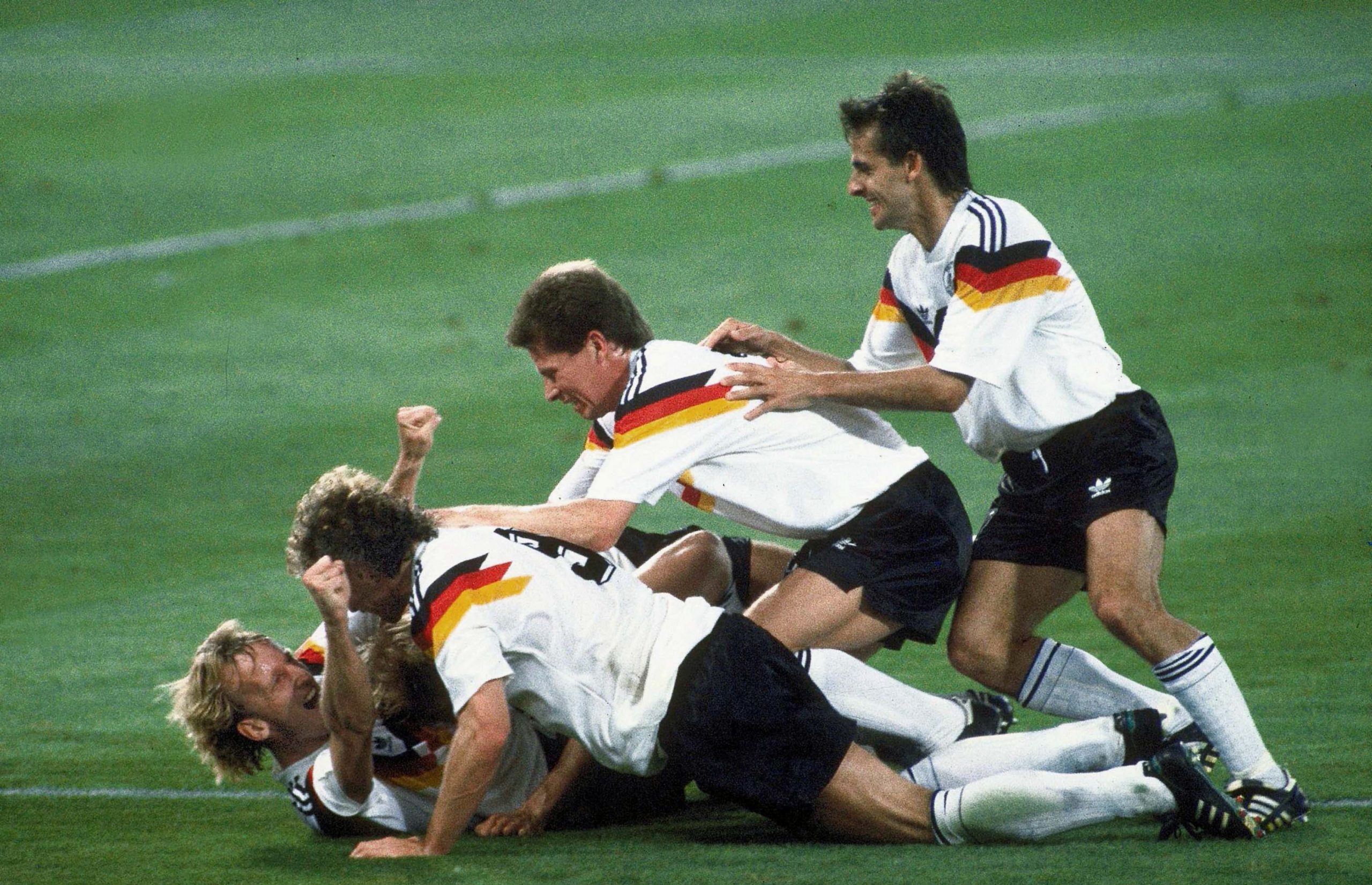 Fußball Deutschland liegt erneut in Dunkelheit gehüllt, der Schütze des entscheidenden Tores im WM-Finale ist gestorben – Šport TV