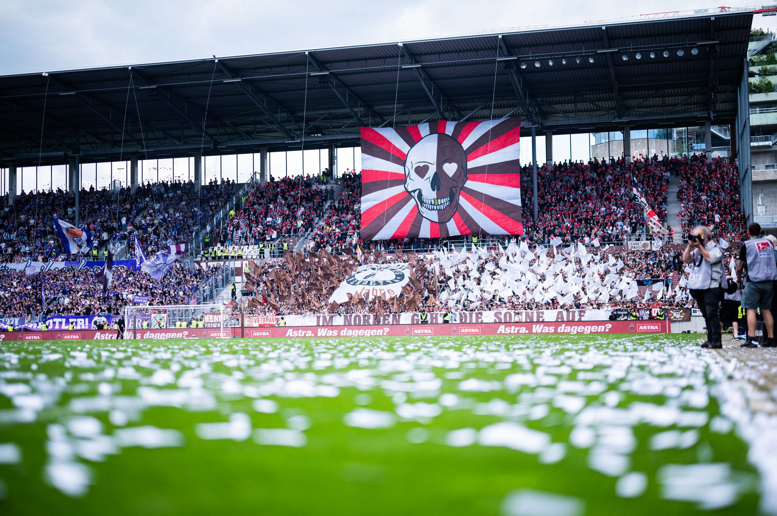 In der zweiten deutschen Bundesliga entscheidet die letzte Runde über Meister und Absteiger – Sport TV